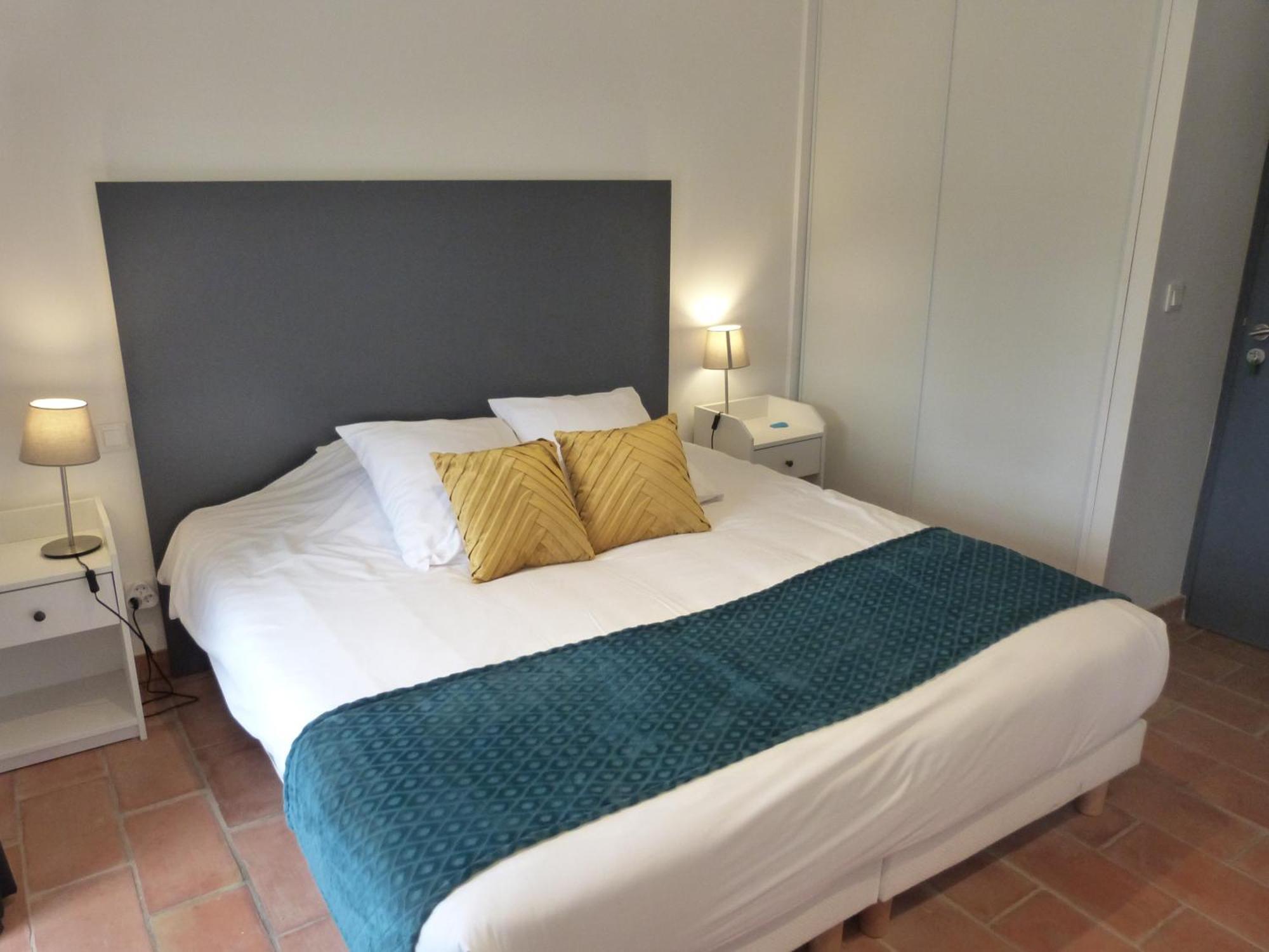 Hotel Prieuré de Grignan Extérieur photo